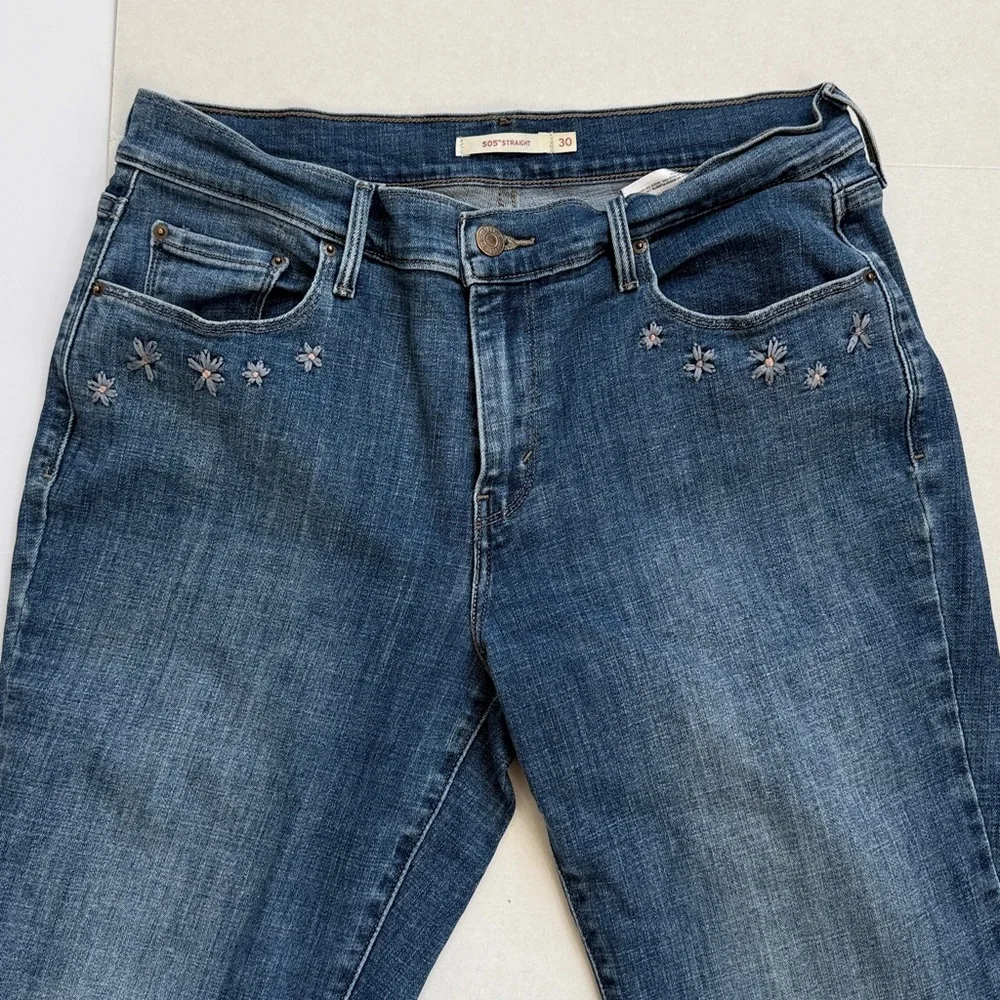 Levis Jeans 505 Straight Style Embroidered Floral Pockets Denim Blue size 30 - Picture 3 of 13
